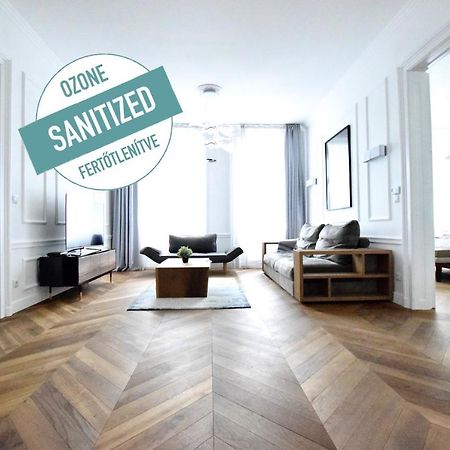 Luxury Apartment By Hi5 - Szervita Suite Budapest Bagian luar foto
