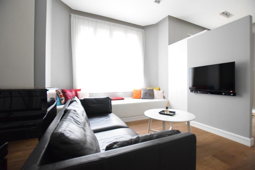 Luxury Apartment By Hi5 - Szervita Suite Budapest Bagian luar foto