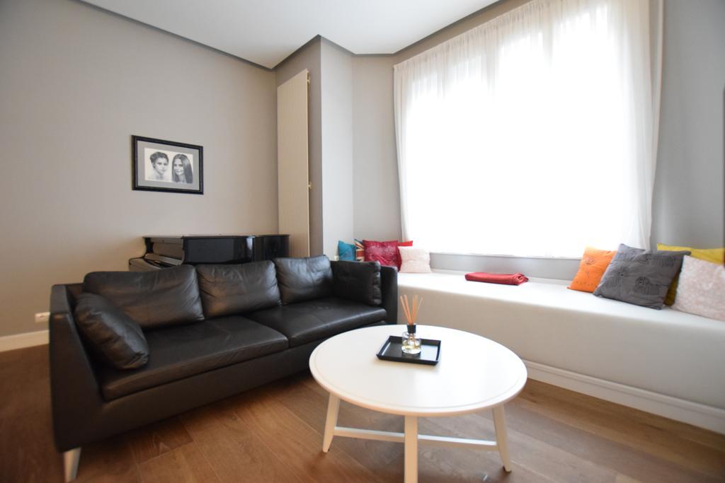 Luxury Apartment By Hi5 - Szervita Suite Budapest Bagian luar foto