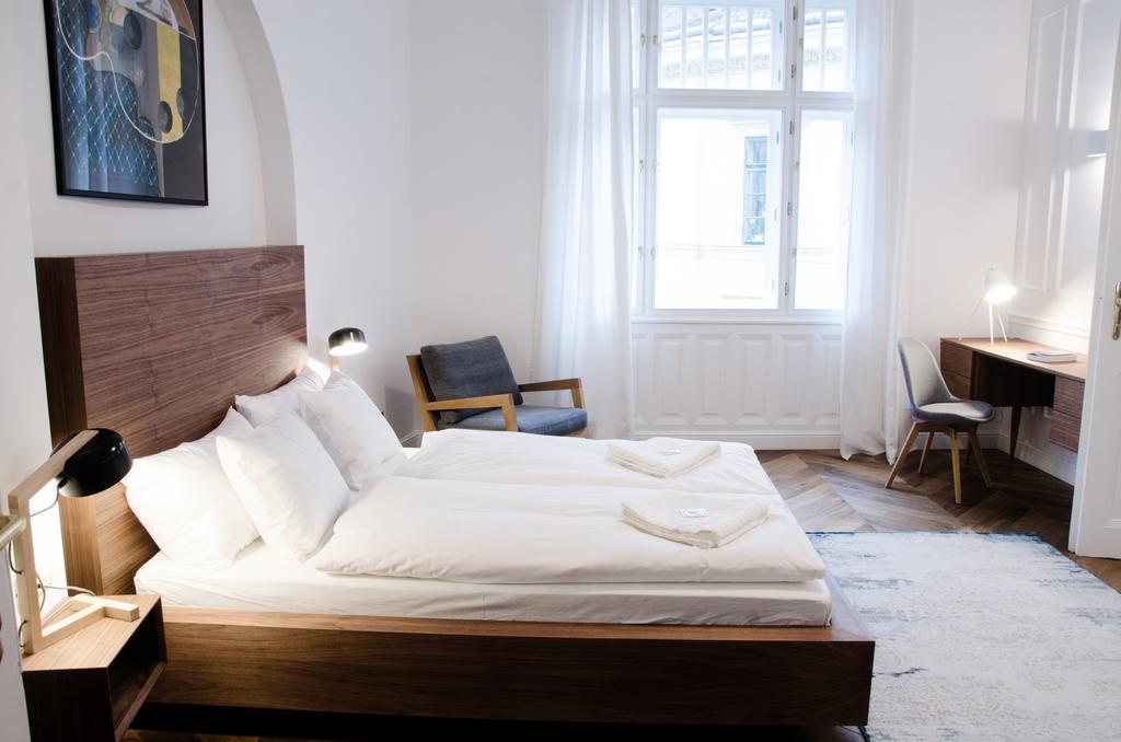 Luxury Apartment By Hi5 - Szervita Suite Budapest Bagian luar foto