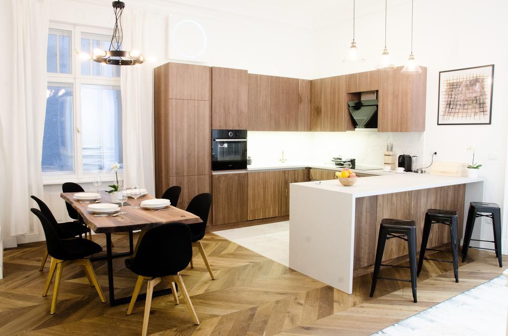 Luxury Apartment By Hi5 - Szervita Suite Budapest Bagian luar foto