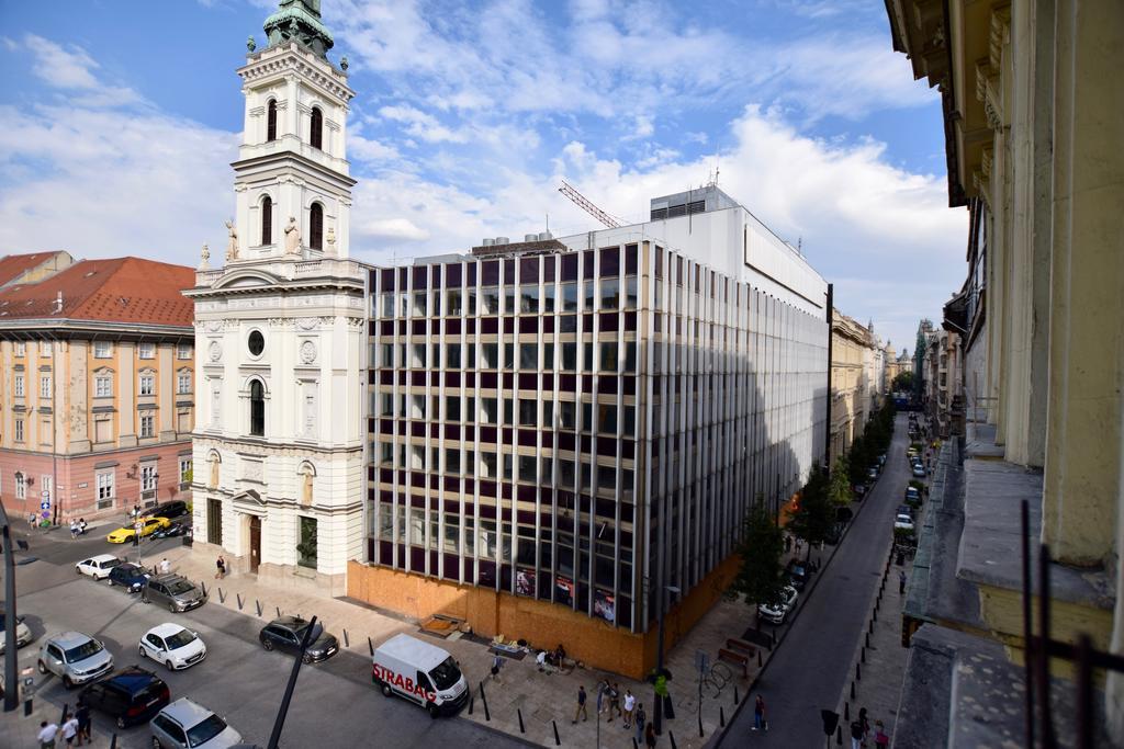 Luxury Apartment By Hi5 - Szervita Suite Budapest Bagian luar foto