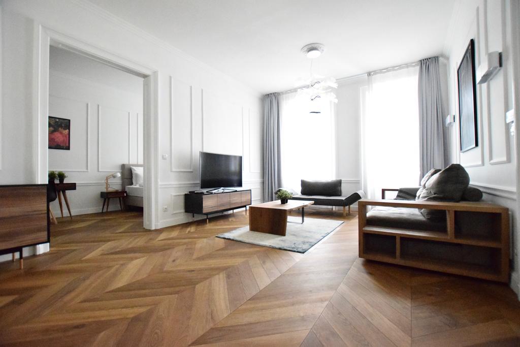 Luxury Apartment By Hi5 - Szervita Suite Budapest Bagian luar foto